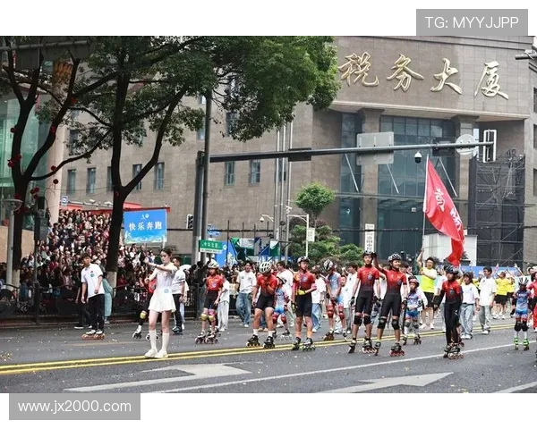 成都滑板队在马拉松大满贯中的默契配合与精彩表现分析