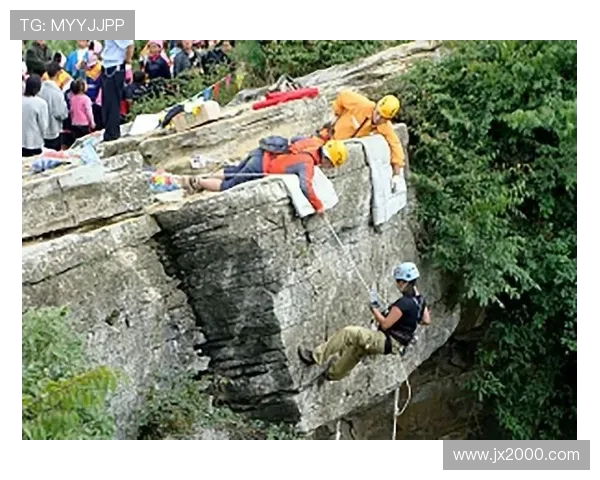 西安攀岩队勇闯城市马拉松展现拼搏精神与团队力量