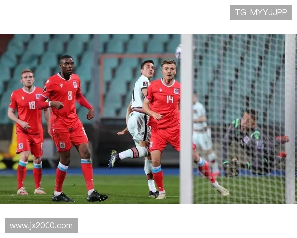 2017年法国与德国篮球对决回顾：激情四溢的赛场瞬间与精彩战术分析