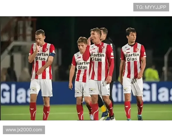 格拉夫夏普与坎布尔的激烈对决揭示足球战术的精彩较量与球队实力的较近差距 格拉夫夏普与坎布尔的激烈对决揭示足球战术的精彩较量与球队实力的较近差距