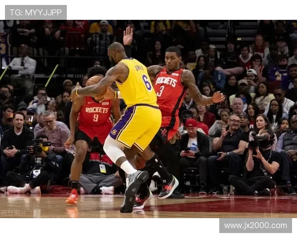 湖人队与火箭队对决前瞻分析及双方近期状态评估 湖人队与火箭队对决前瞻分析及双方近期状态评估