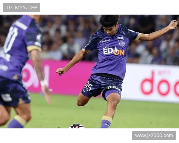 福冈黄蜂与不死鸟的激烈对决揭示了足球的无限魅力与竞争精神 福冈黄蜂与不死鸟的激烈对决揭示了足球的无限魅力与竞争精神